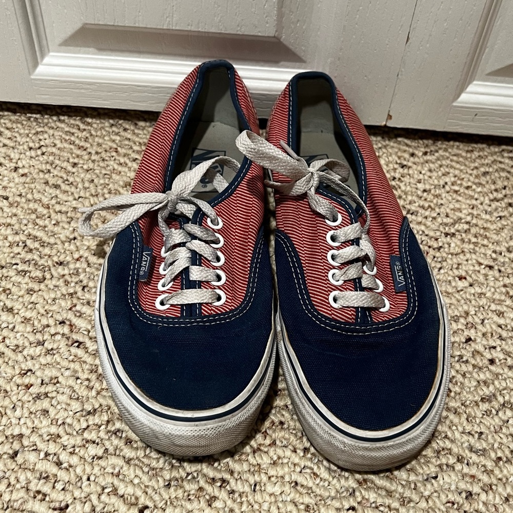 Vans shoes. Nautical colours. Size 7 men’s 8.5 women’s